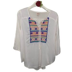 MOSSIMO Supply Co. 3/4 Sleeves Lightweight Chest Embroidery Detail Blouse